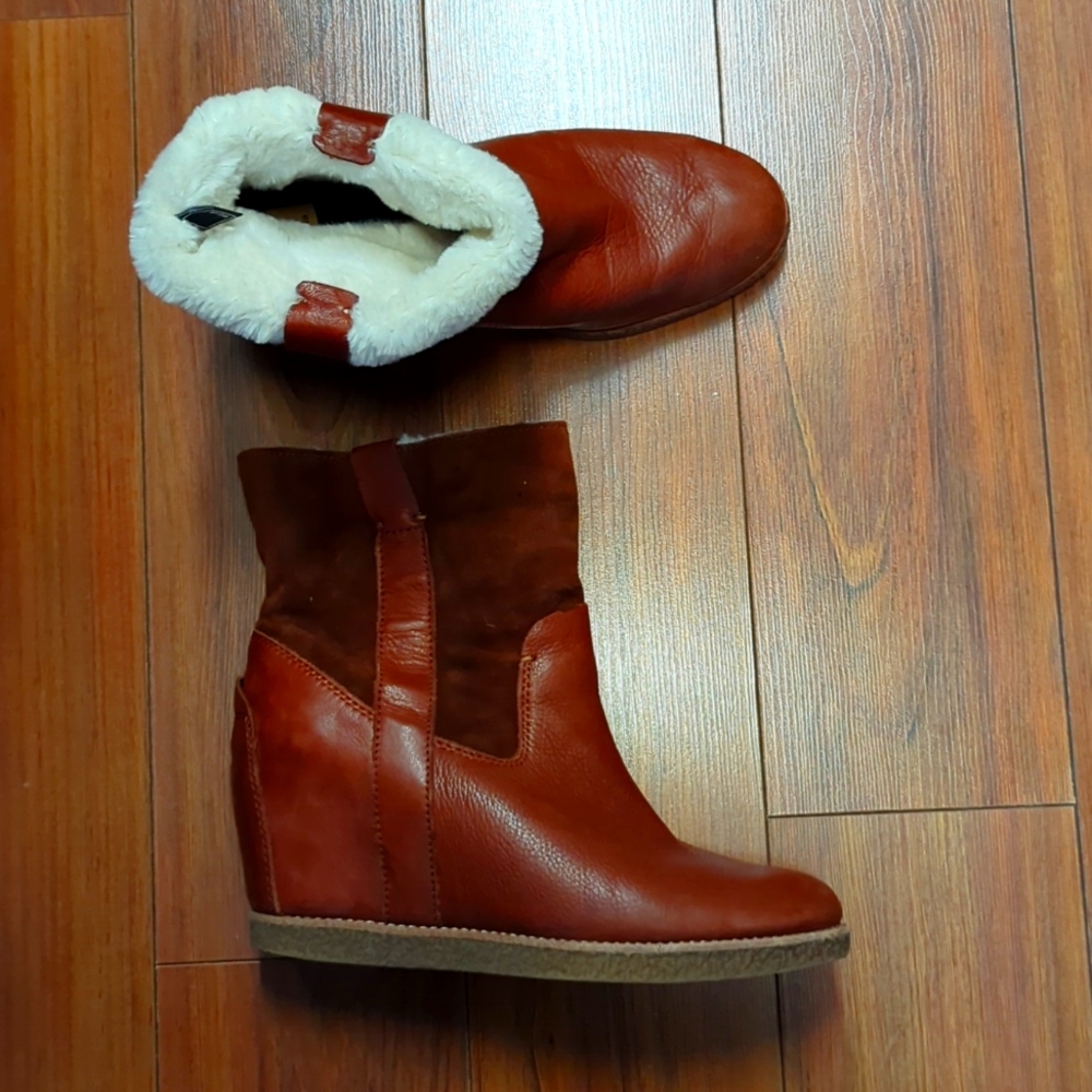 Dolce Vita Wedge boots sz 9.5